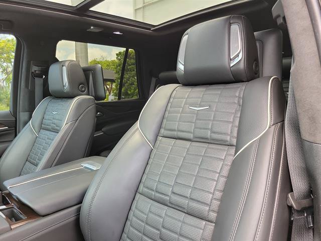 Certified 2023 Cadillac Escalade Sport Platinum w/ LPO, ONYX Package AWD/4WD image 19