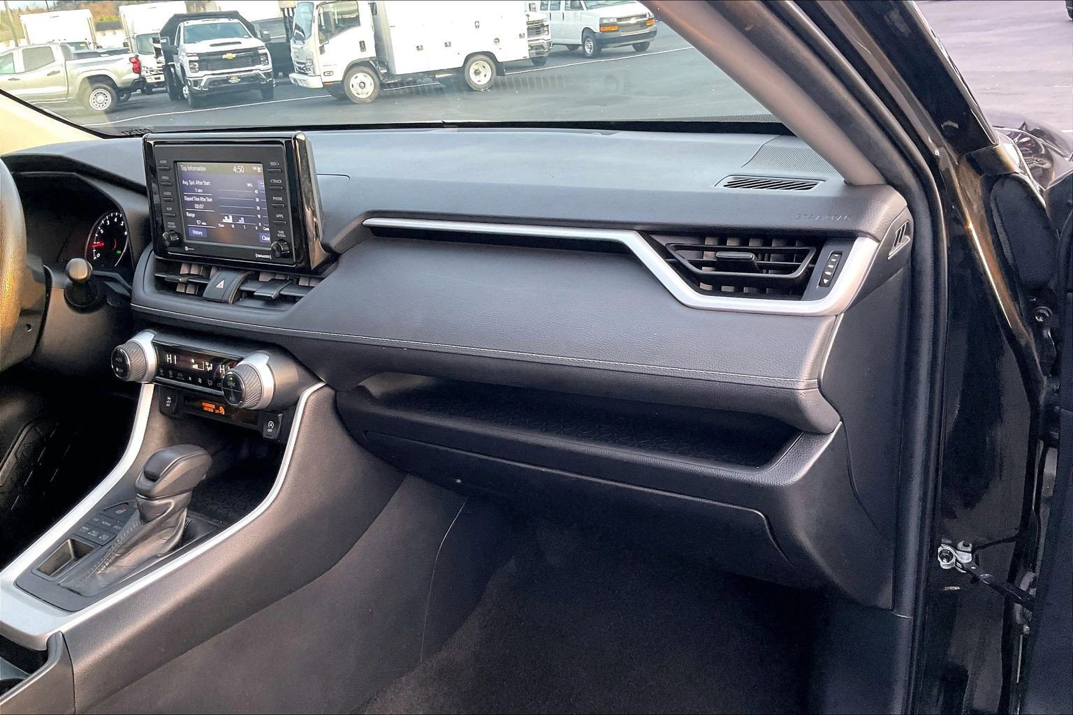 Used 2021 Toyota RAV4 XLE image 16