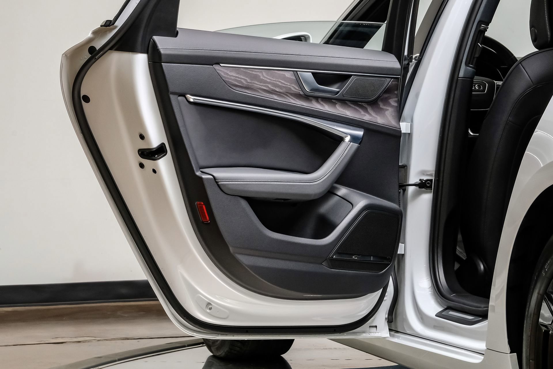 Used 2024 Audi A6 Premium Plus image 49