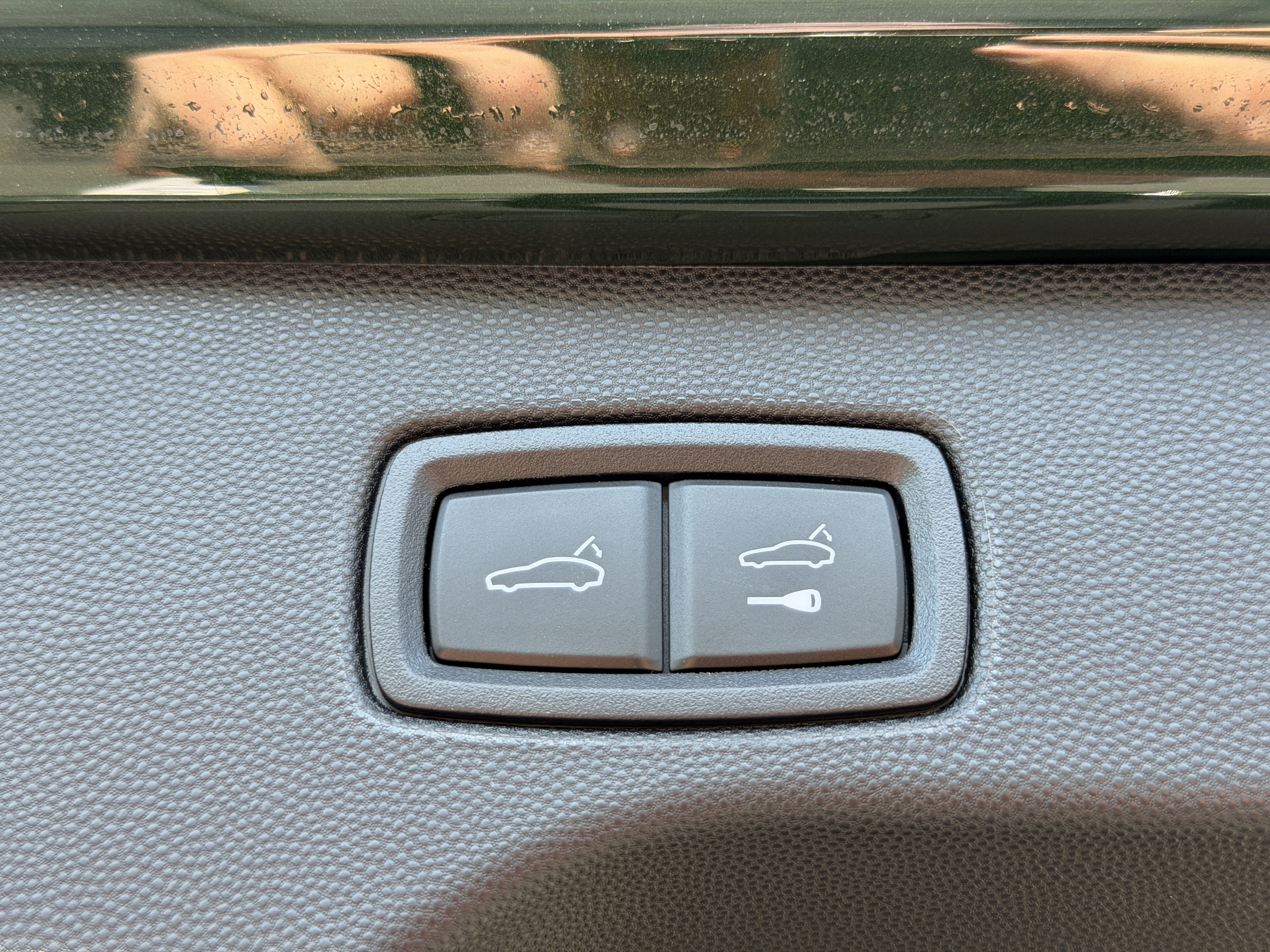 New 2026 Porsche Macan 4 Electric image 13