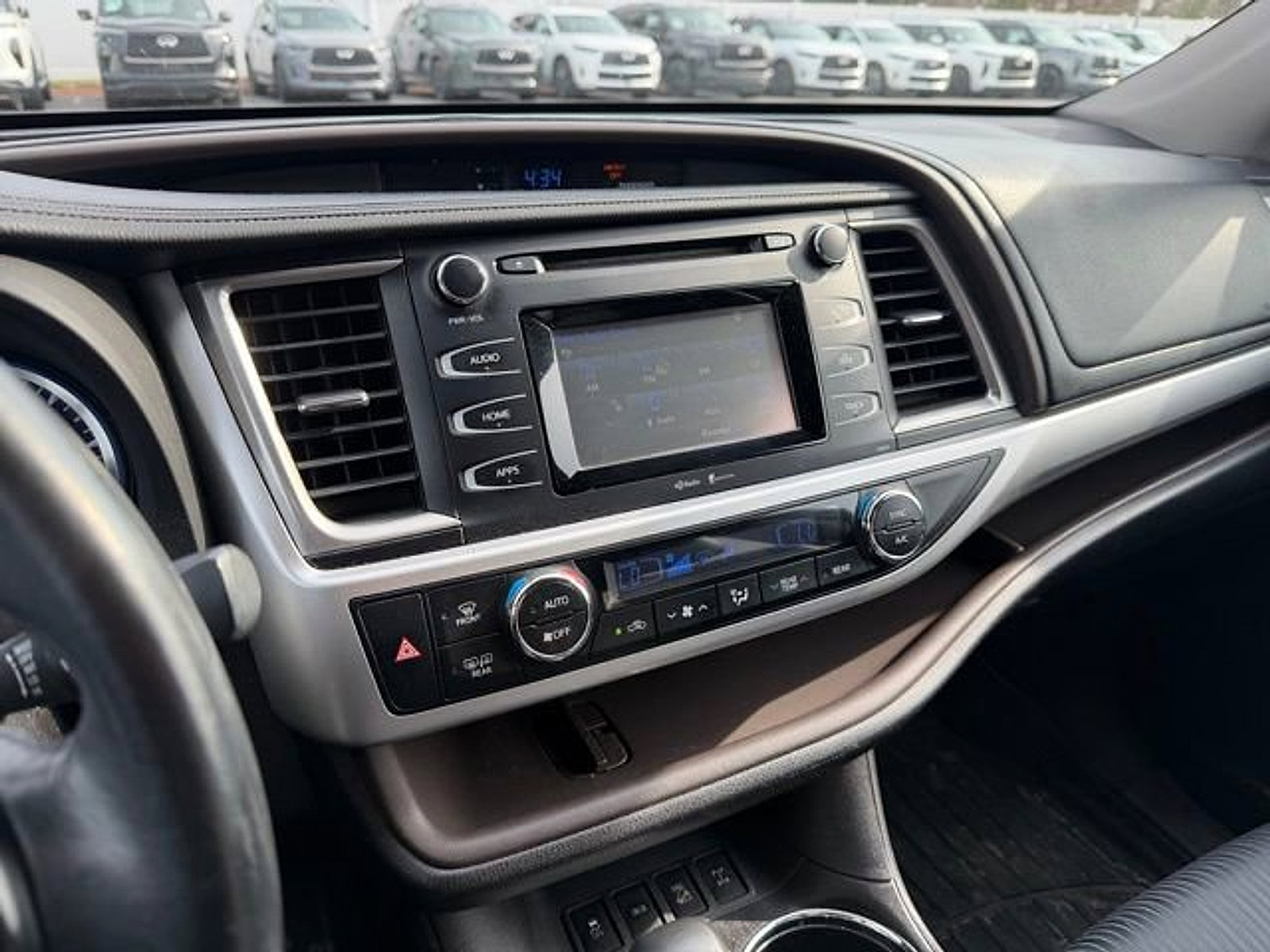 Used 2014 Toyota Highlander Plus image 16