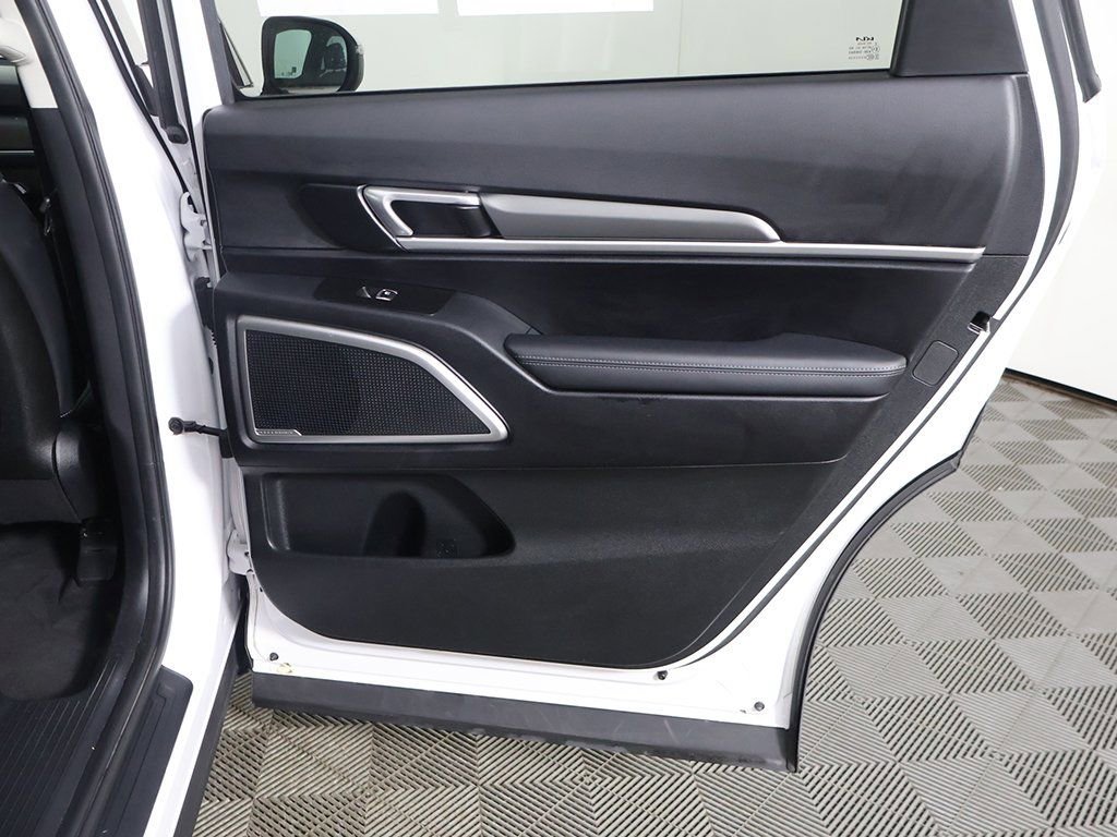 Used 2022 Kia Telluride LX image 24