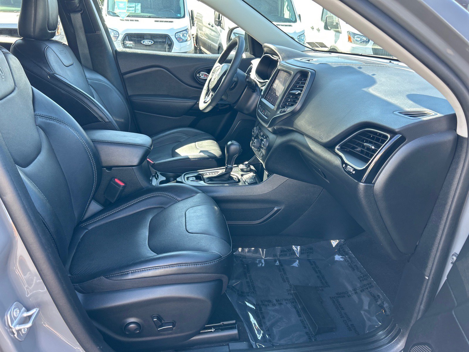 Used 2023 Jeep Cherokee Altitude Lux w/ Mopar Interior Package AWD/4WD image 17