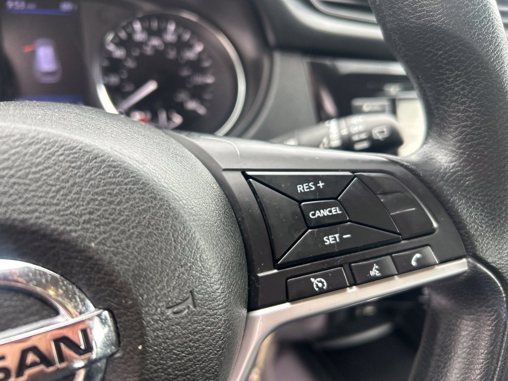 Used 2018 Nissan Rogue S AWD/4WD image 27