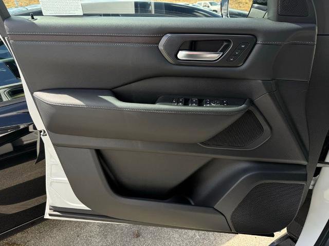 New 2026 Nissan Armada SL w/ Captain's Chari Seat Package RWD image 18