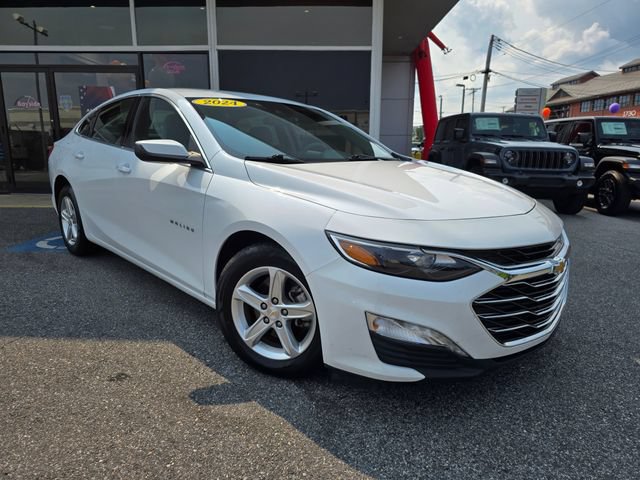 Used 2024 Chevrolet Malibu LT FWD image 2