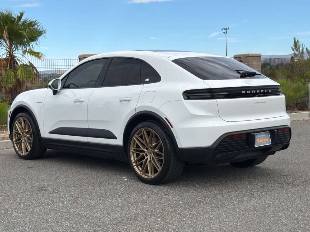 Used 2024 Porsche Macan 4 Electric AWD/4WD image 12