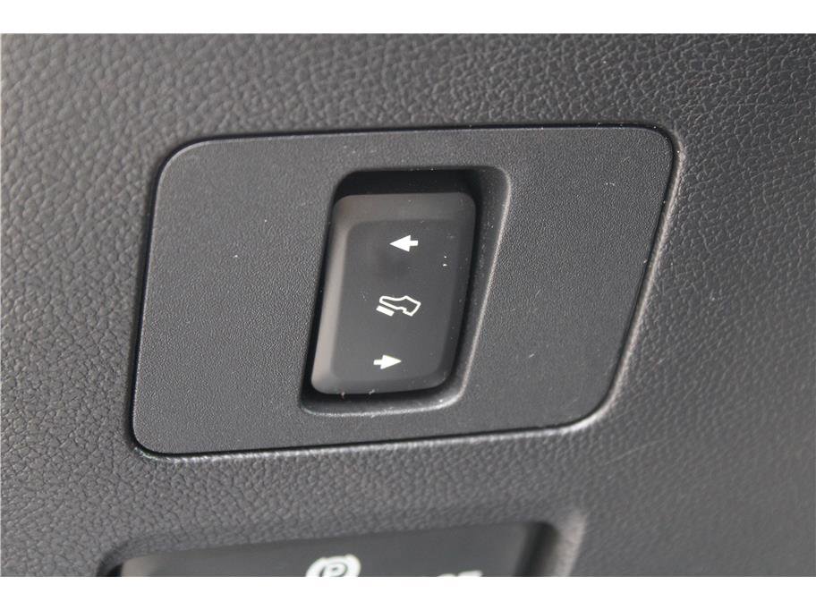 Used 2020 Ford F350 Lariat w/ Lariat Value Package AWD/4WD image 17