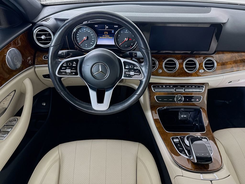 Used 2019 Mercedes-Benz E 300 4MATIC image 3