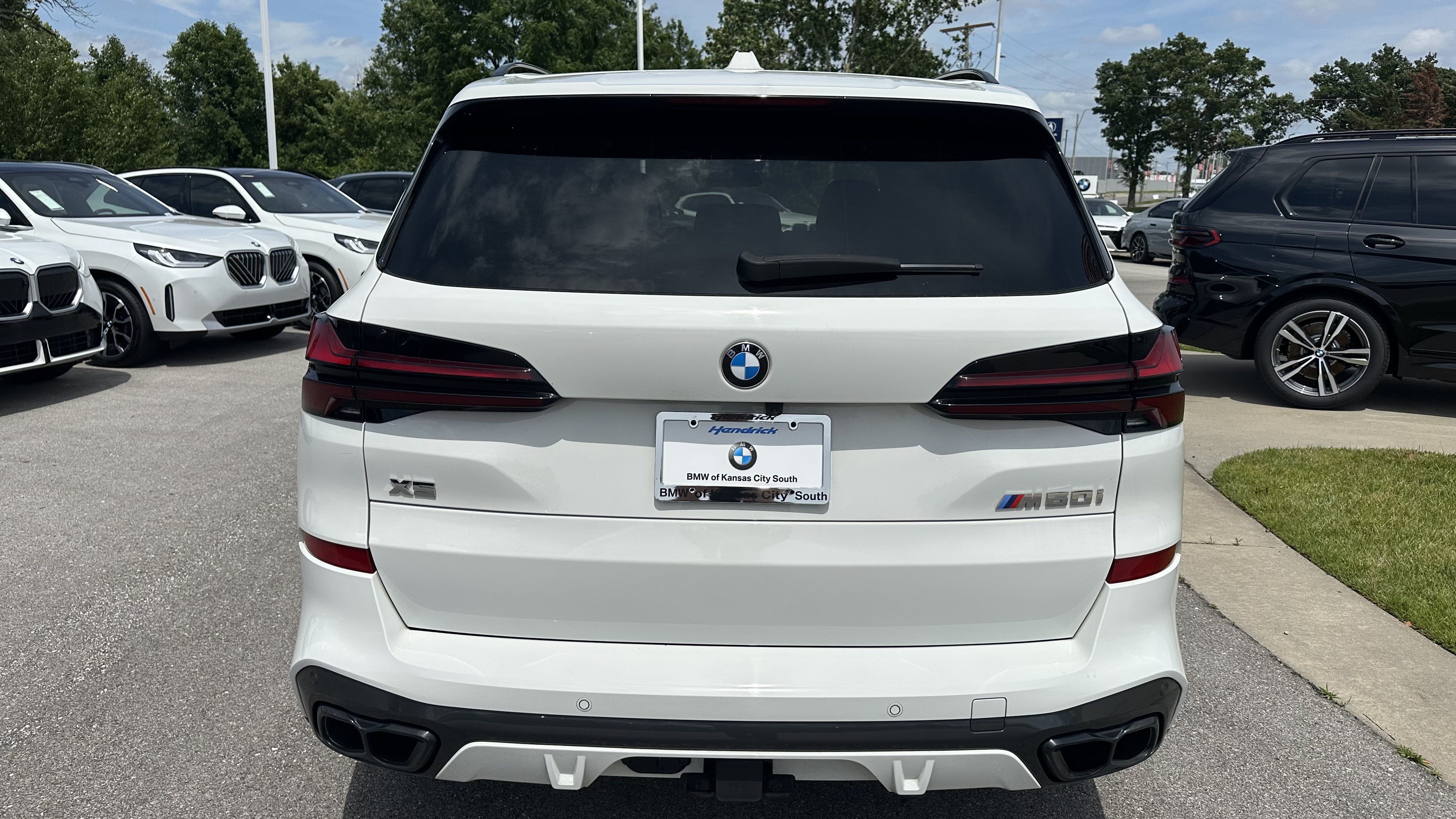 Certified 2025 BMW X5 M60i AWD/4WD image 9