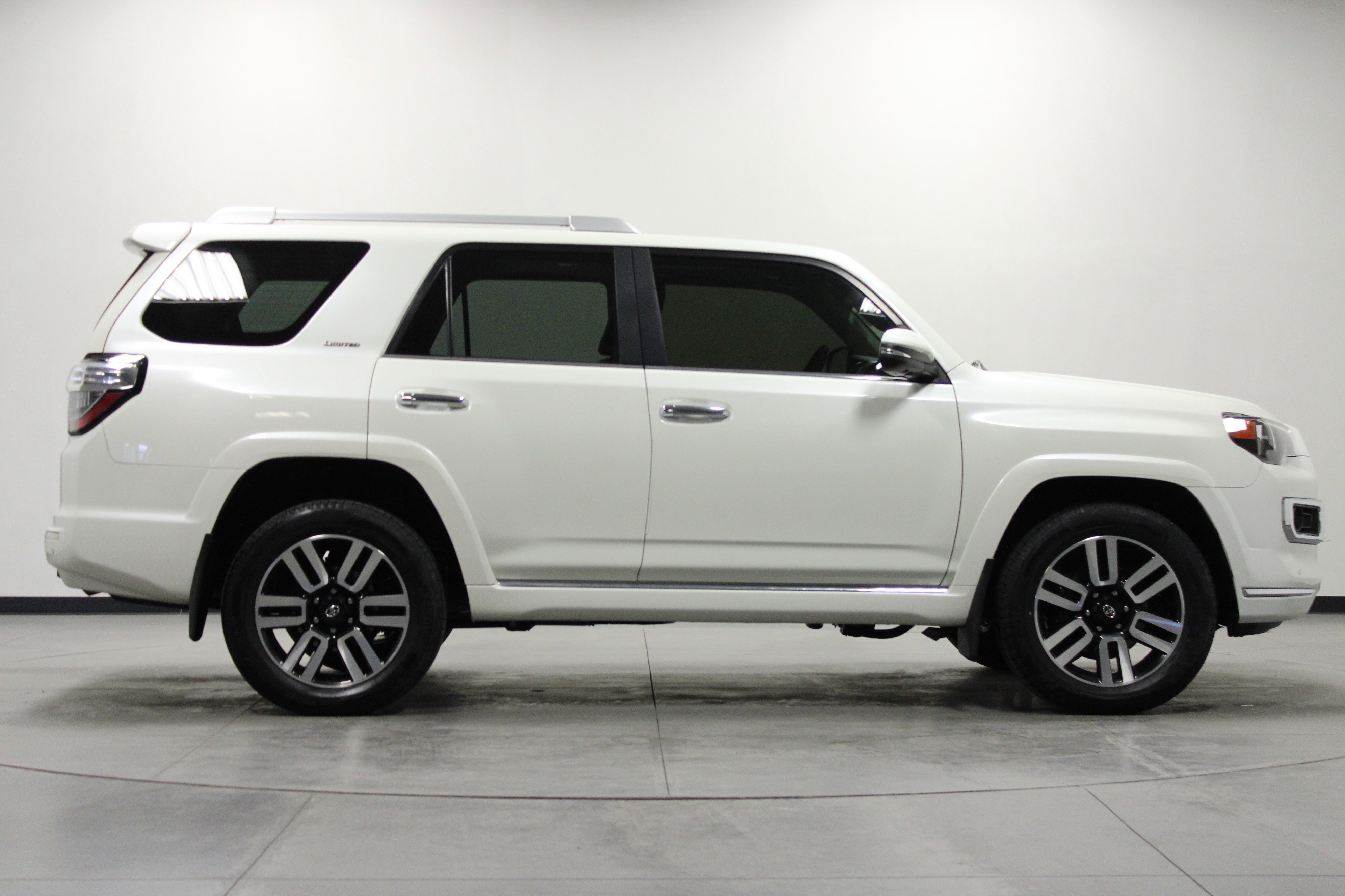 Used 2023 Toyota 4Runner Limited image 3