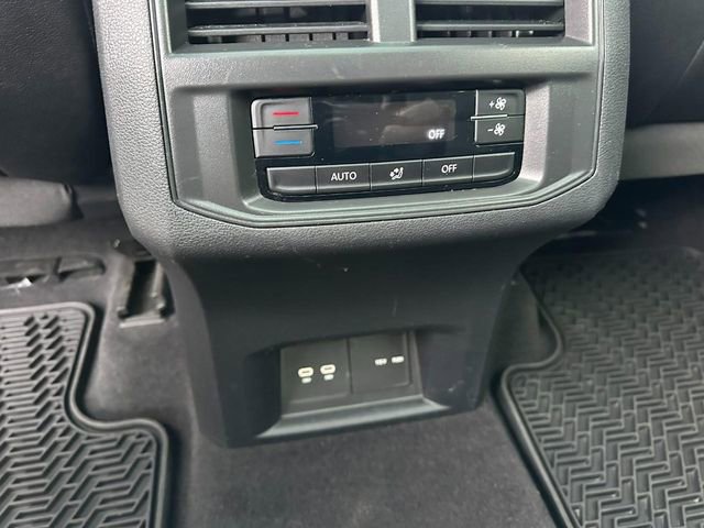 Used 2022 Volkswagen Atlas SEL R-Line image 12