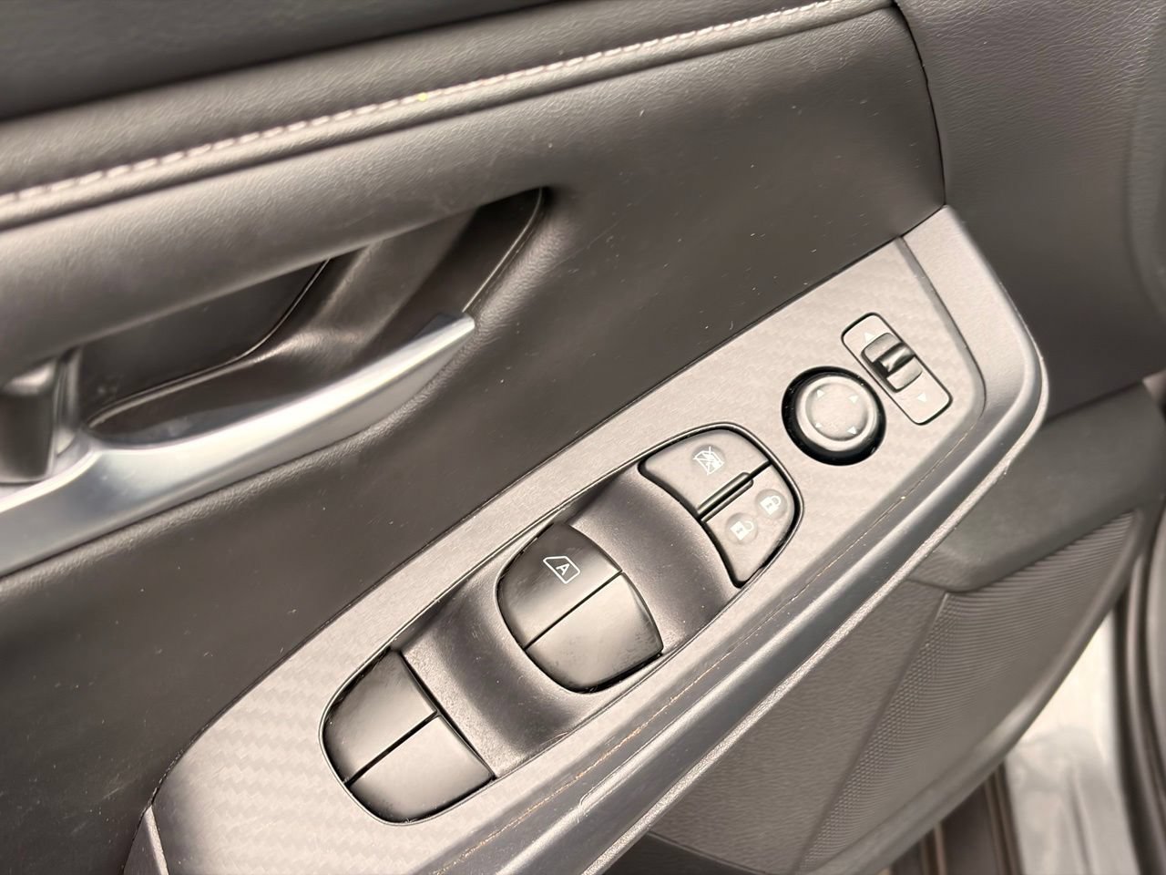 Certified 2024 Nissan Sentra SV FWD image 21