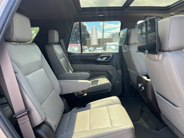 Used 2021 GMC Yukon SLT w/ SLT Luxury Plus Package AWD/4WD image 14