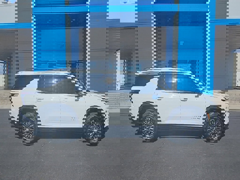 New 2026 Chevrolet Traverse LT w/ Enhanced Driving Package image 2