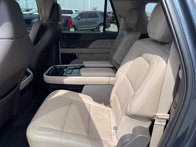 Used 2024 Lincoln Navigator L Reserve AWD/4WD image 25