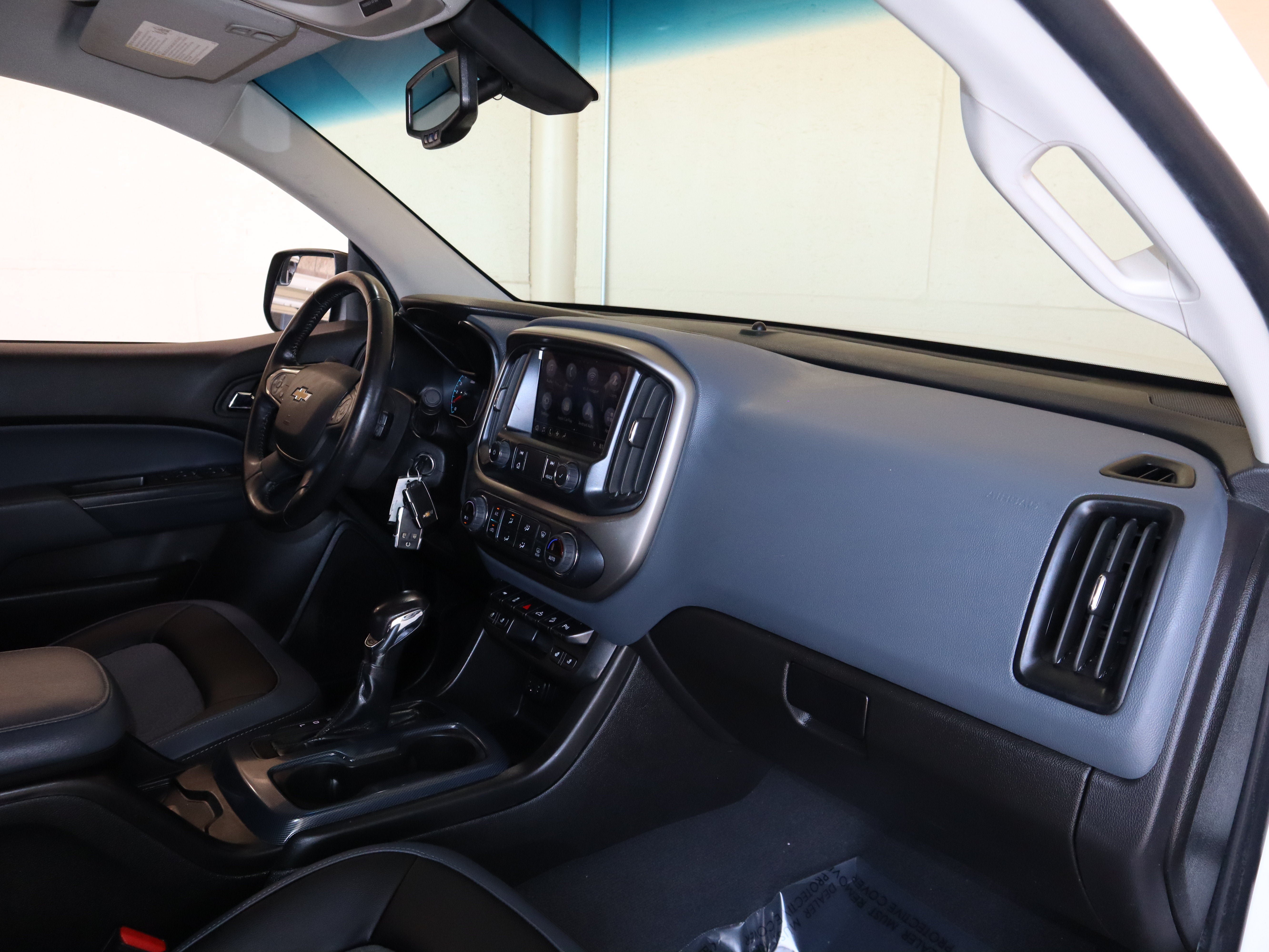 Used 2022 Chevrolet Colorado Z71 AWD/4WD image 39