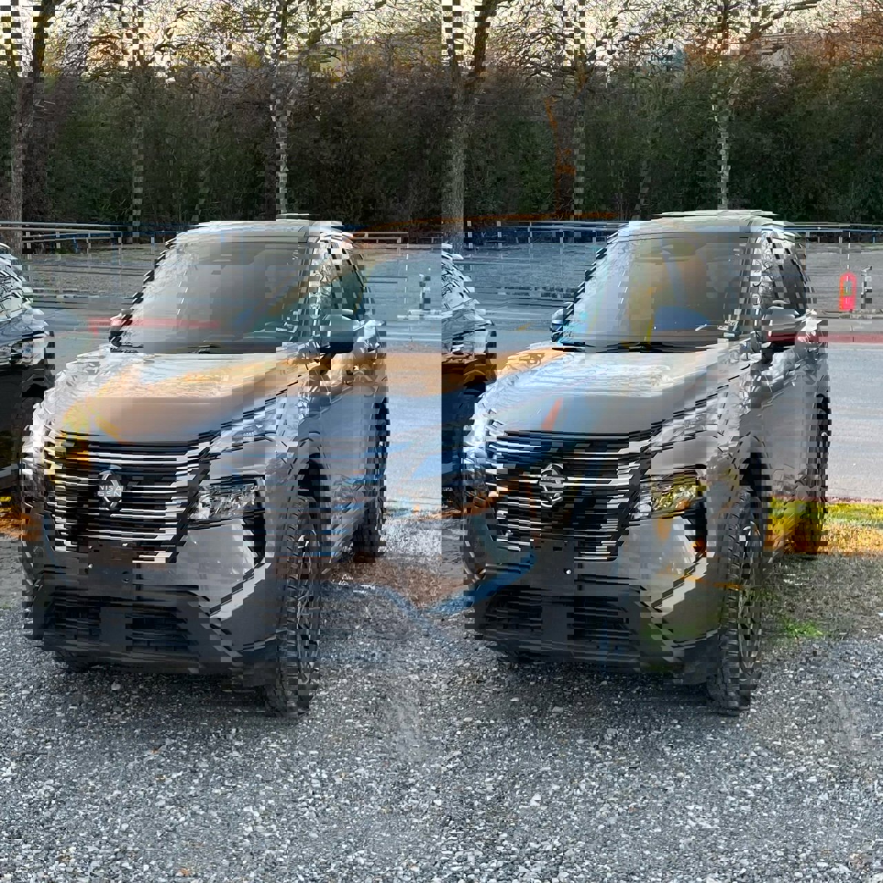 Used 2024 Nissan Rogue SV image 1