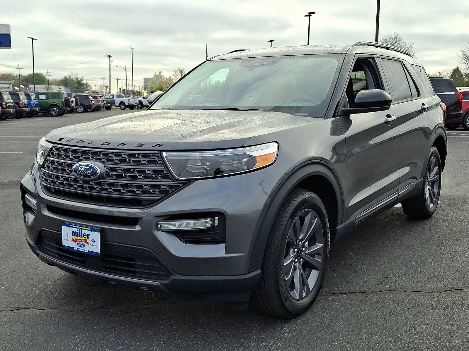 Certified 2023 Ford Explorer XLT w/ Equipment Group 202A image 3