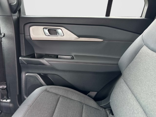 New 2027 Ford Explorer Active RWD image 16
