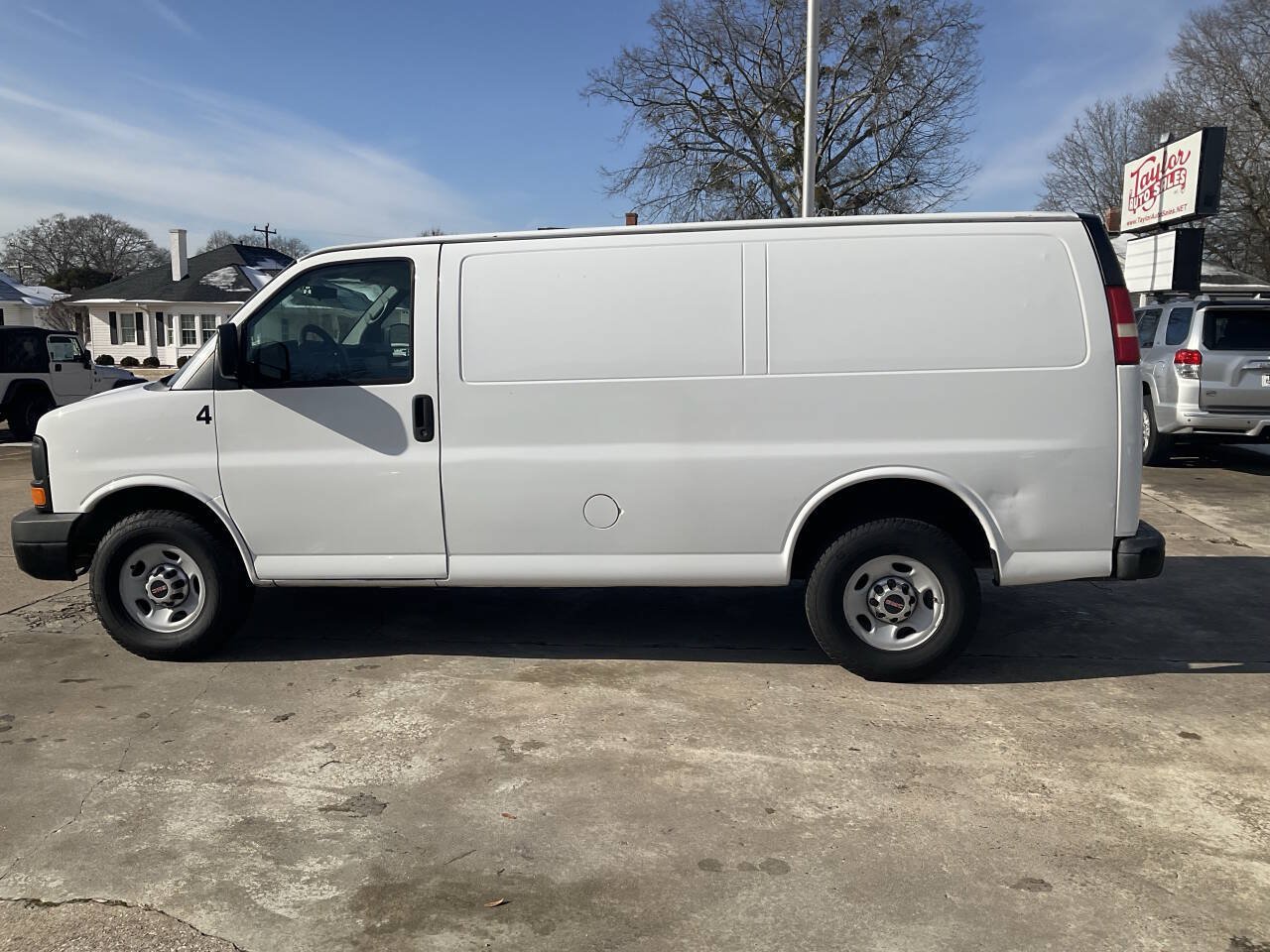 Used 2015 GMC Savana 2500 RWD image 6