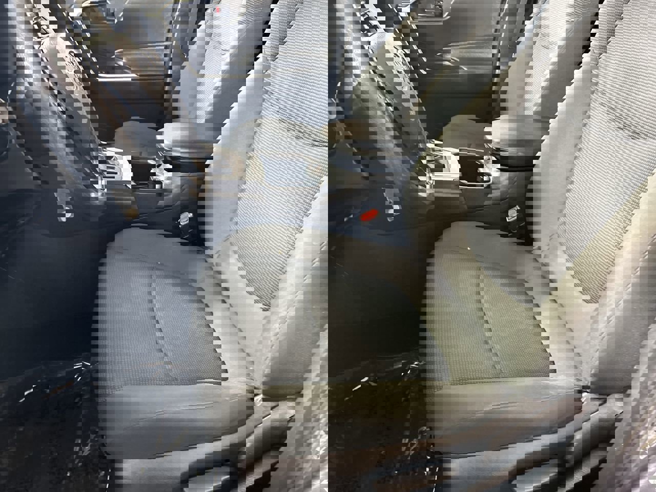 Used 2022 Toyota RAV4 LE image 21