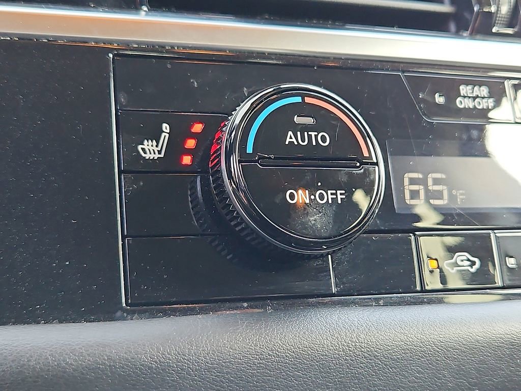 Used 2022 Nissan Pathfinder SV AWD/4WD image 17