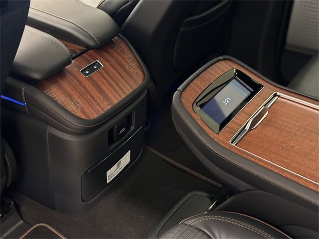 New 2025 Lincoln Navigator Black Label image 24