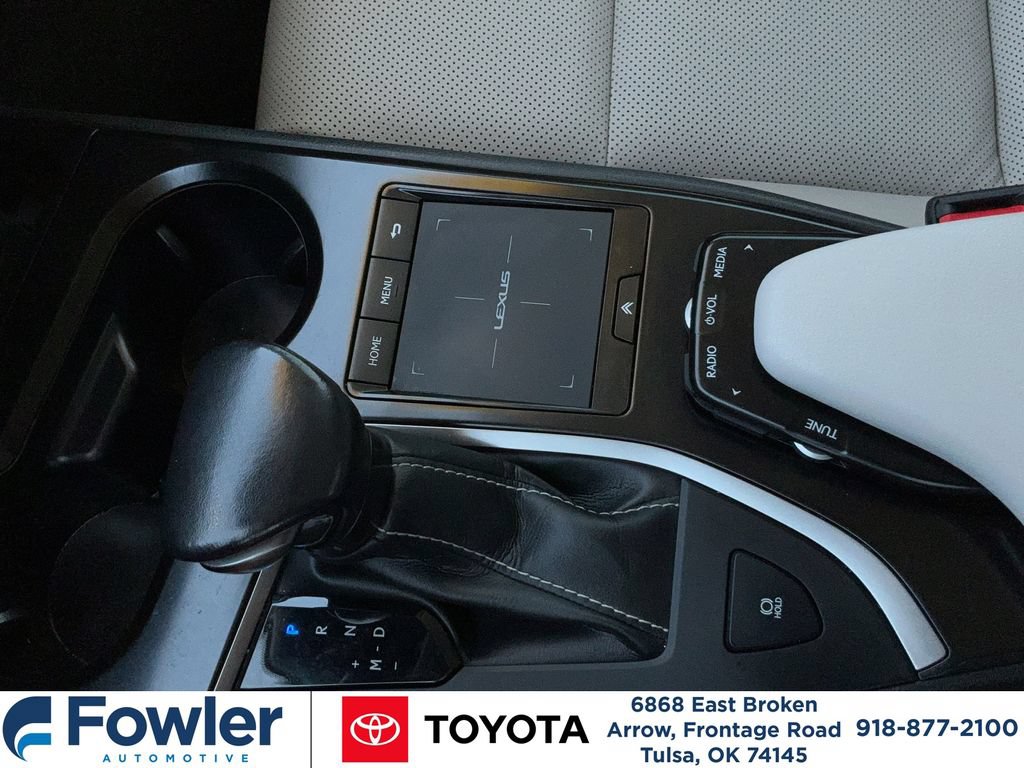 Used 2022 Lexus UX 200 w/ Premium Package FWD image 21