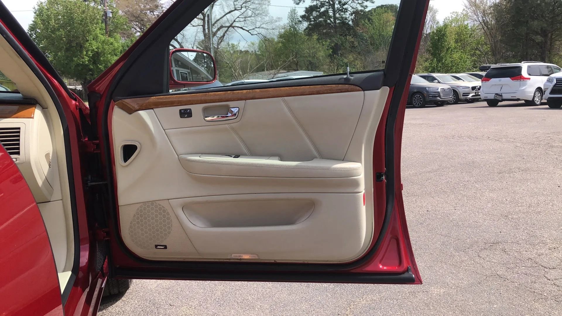 Used 2011 Cadillac DTS Platinum image 12