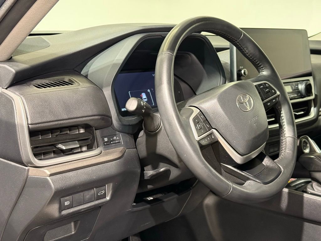 Certified 2024 Toyota Grand Highlander AWD image 17