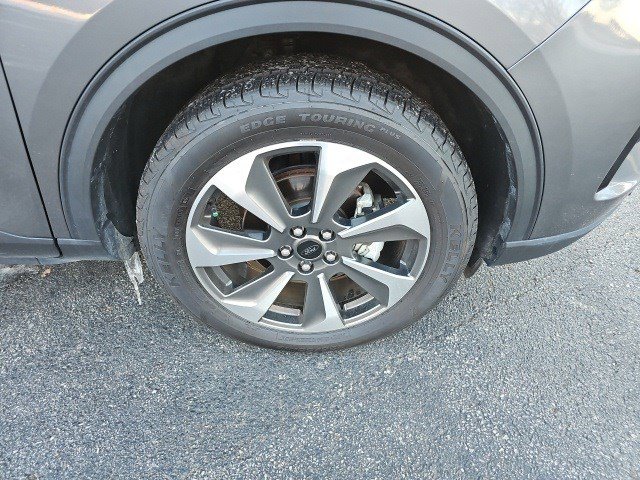 Used 2023 Ford Escape Platinum image 10