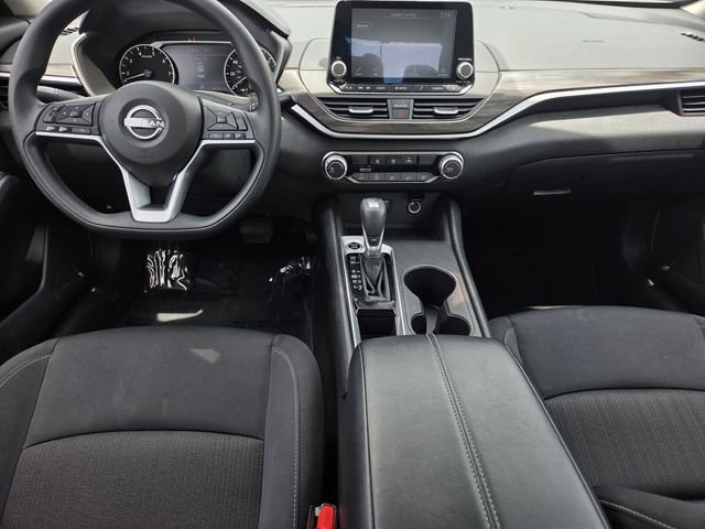 Used 2025 Nissan Altima 2.5 SV FWD image 7