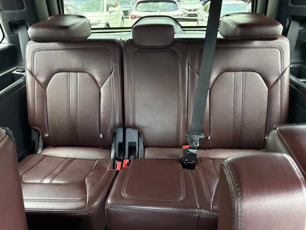 Used 2024 Ford Expedition Limited RWD image 18