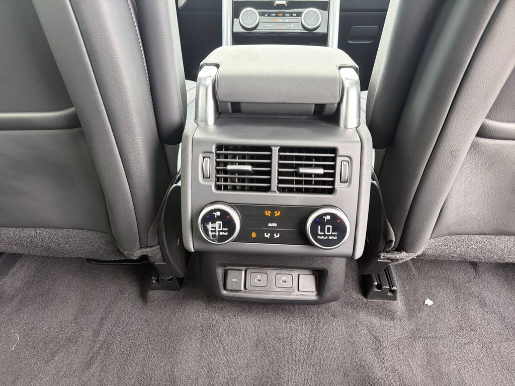 Used 2025 Land Rover Discovery S AWD/4WD image 19