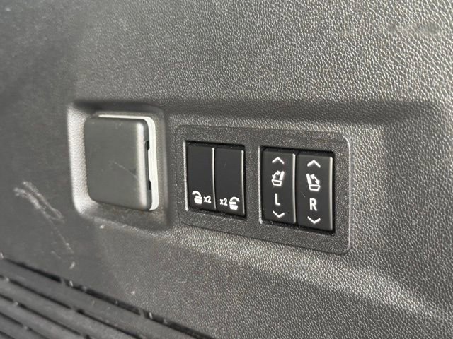 Used 2022 Chevrolet Tahoe LT w/ LT Signature Package image 25