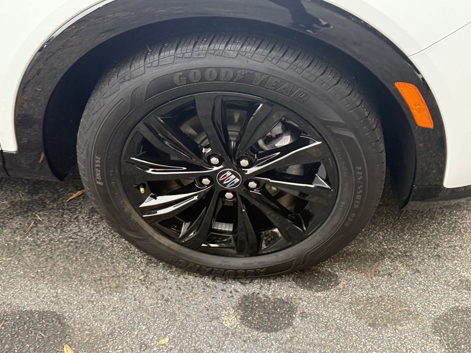 Used 2025 Buick Envista Sport Touring image 30