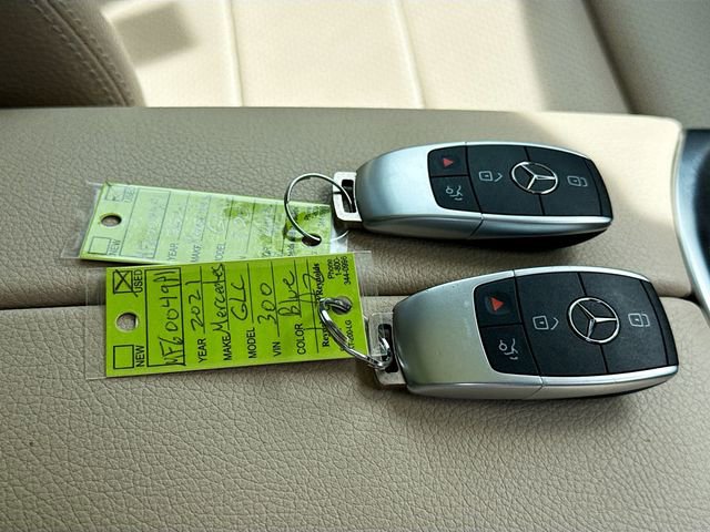 Used 2021 Mercedes-Benz GLC 300 4MATIC image 37