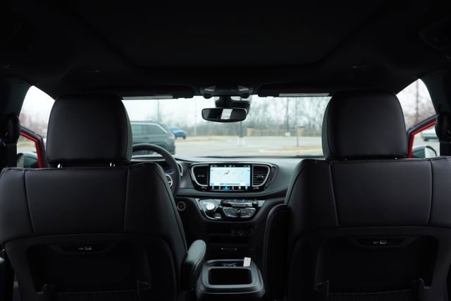 New 2026 Chrysler Pacifica Select FWD image 23