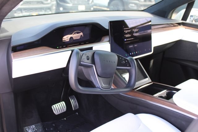 Used 2023 Tesla Model X AWD/4WD image 13