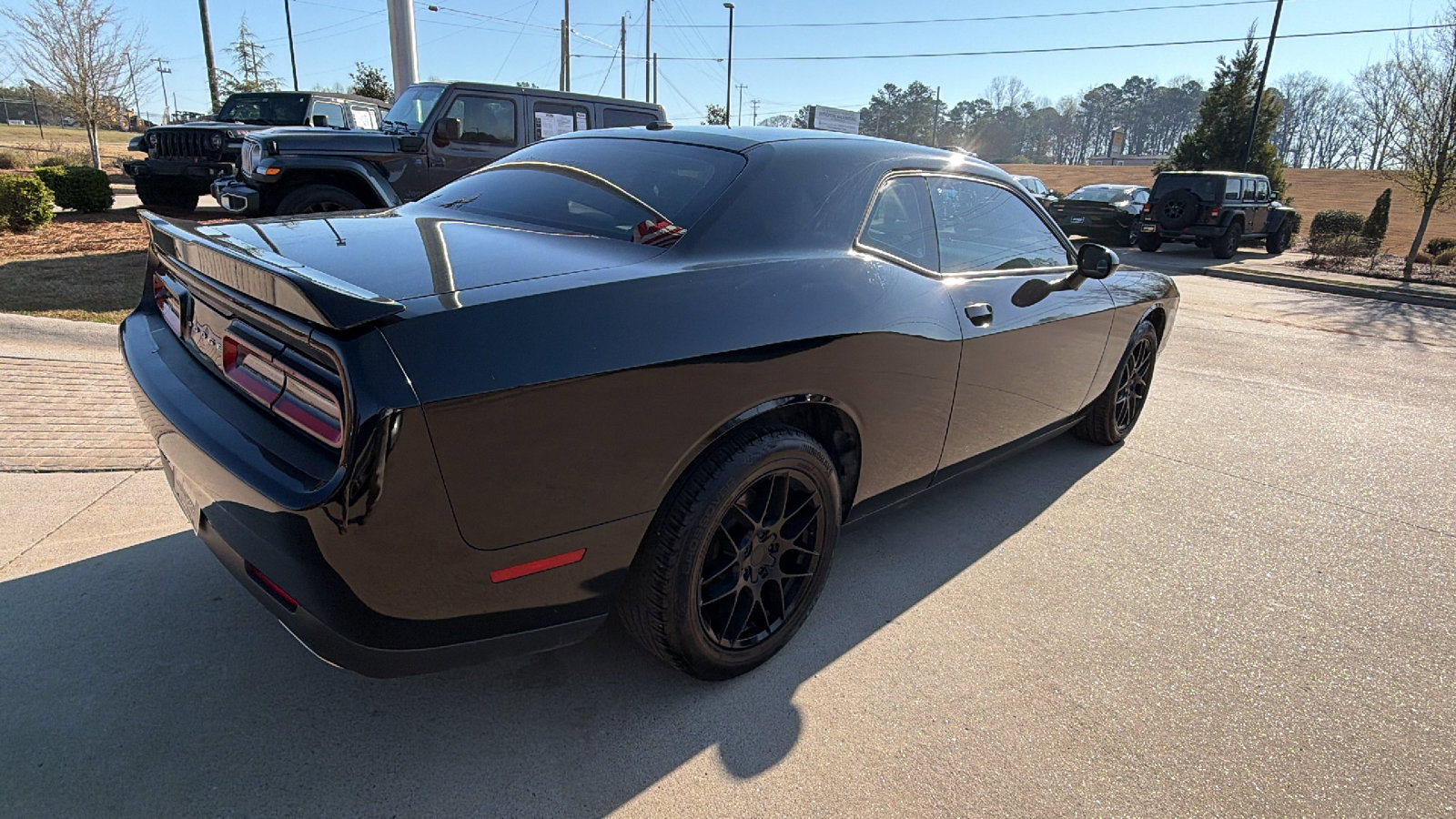 Used 2019 Dodge Challenger SXT image 8