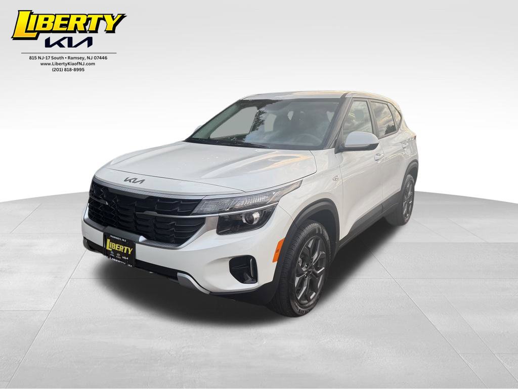 Used 2026 Kia Seltos LX AWD/4WD image 3