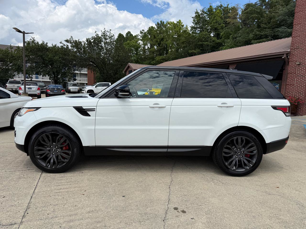 Used 2017 Land Rover Range Rover Sport Supercharged AWD/4WD image 2