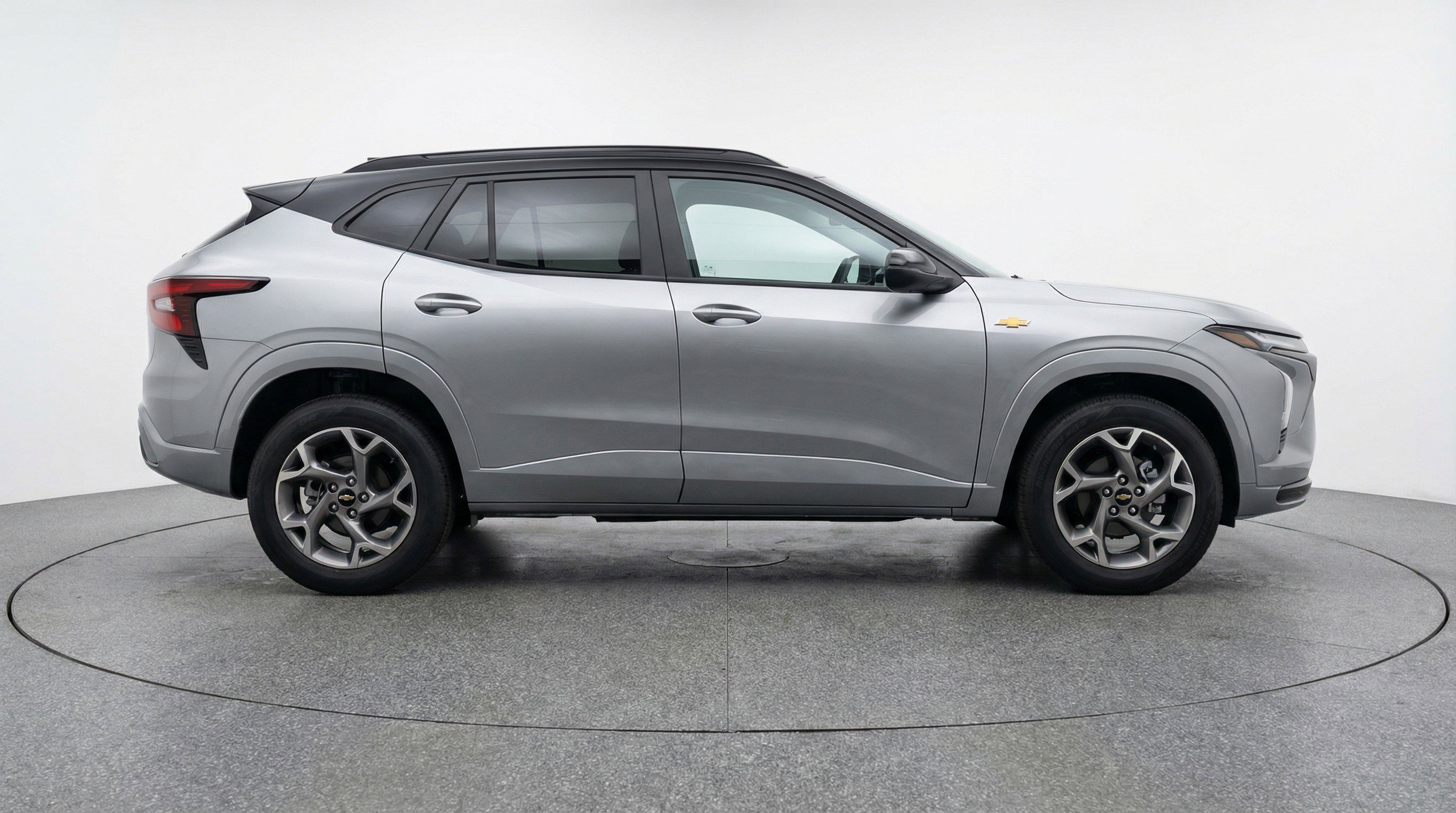 Used 2025 Chevrolet Trax LT w/ LT Convenience Package image 11