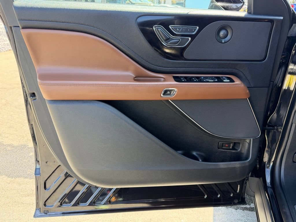 Used 2022 Lincoln Aviator Reserve AWD/4WD image 21