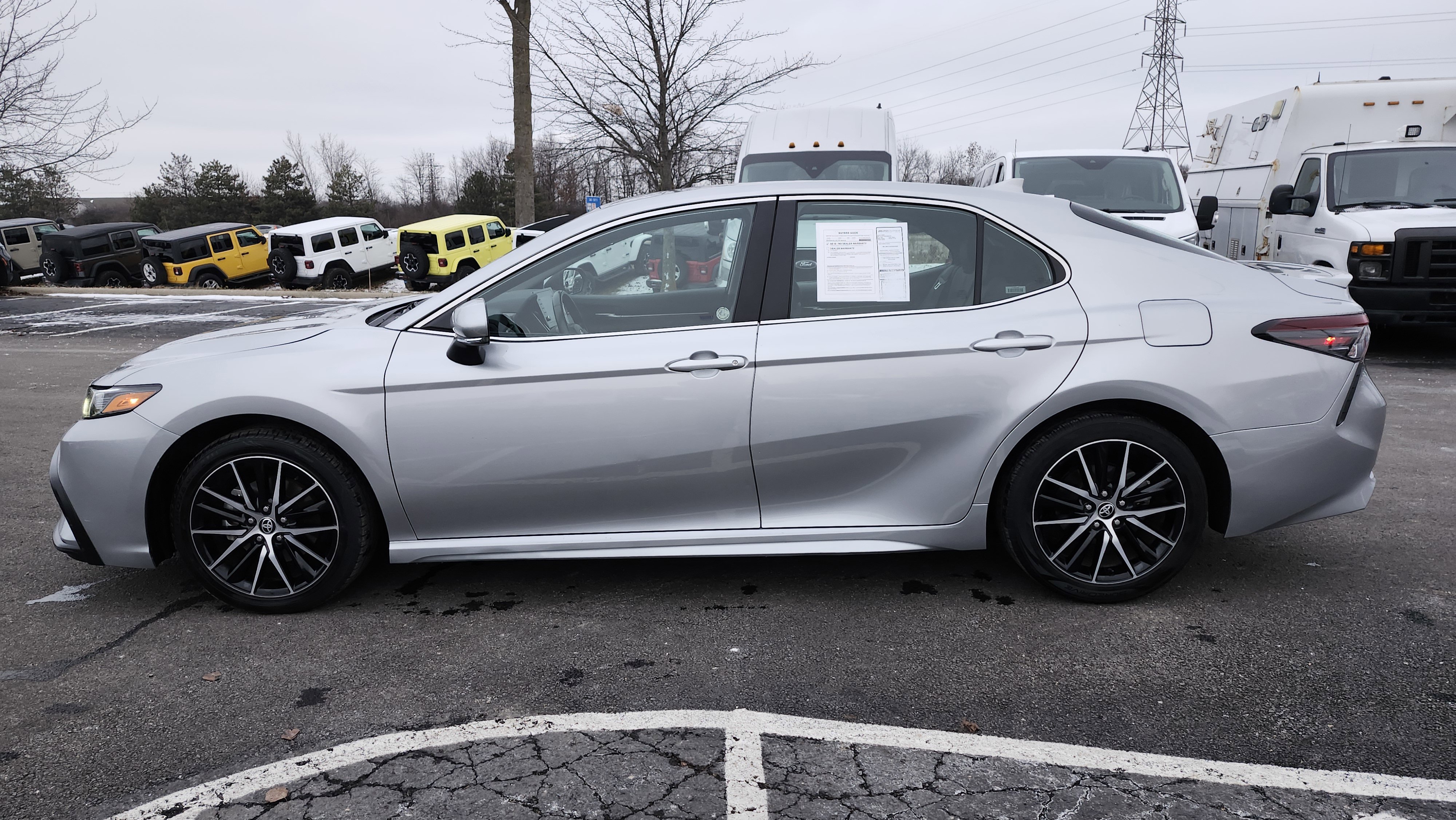 Used 2023 Toyota Camry SE image 13