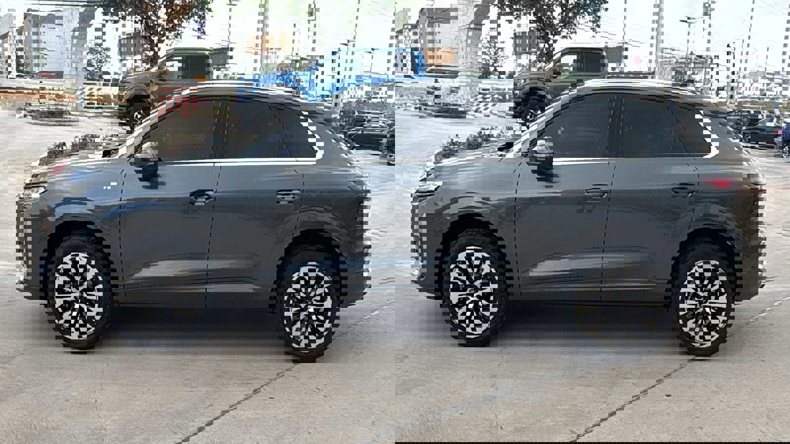 New 2026 Audi Q3 quattro 2.0T AWD/4WD image 4