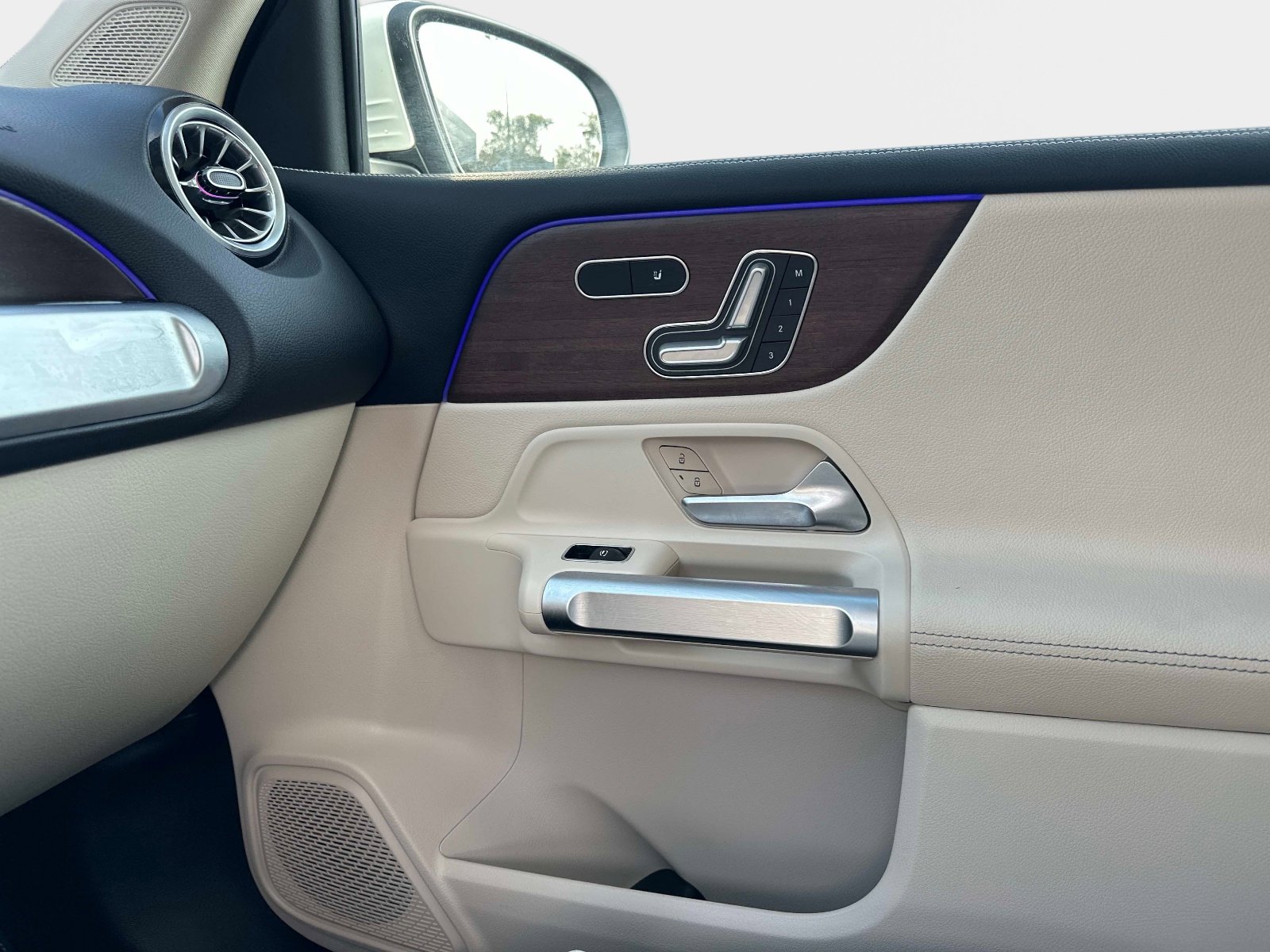 Certified 2023 Mercedes-Benz GLB 250 image 21