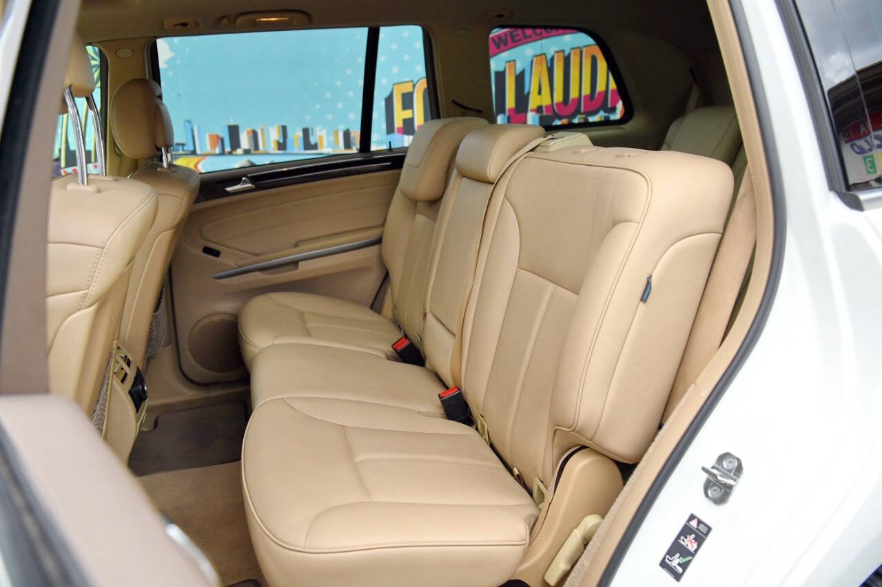 Used 2011 Mercedes-Benz GL 450 4MATIC image 15