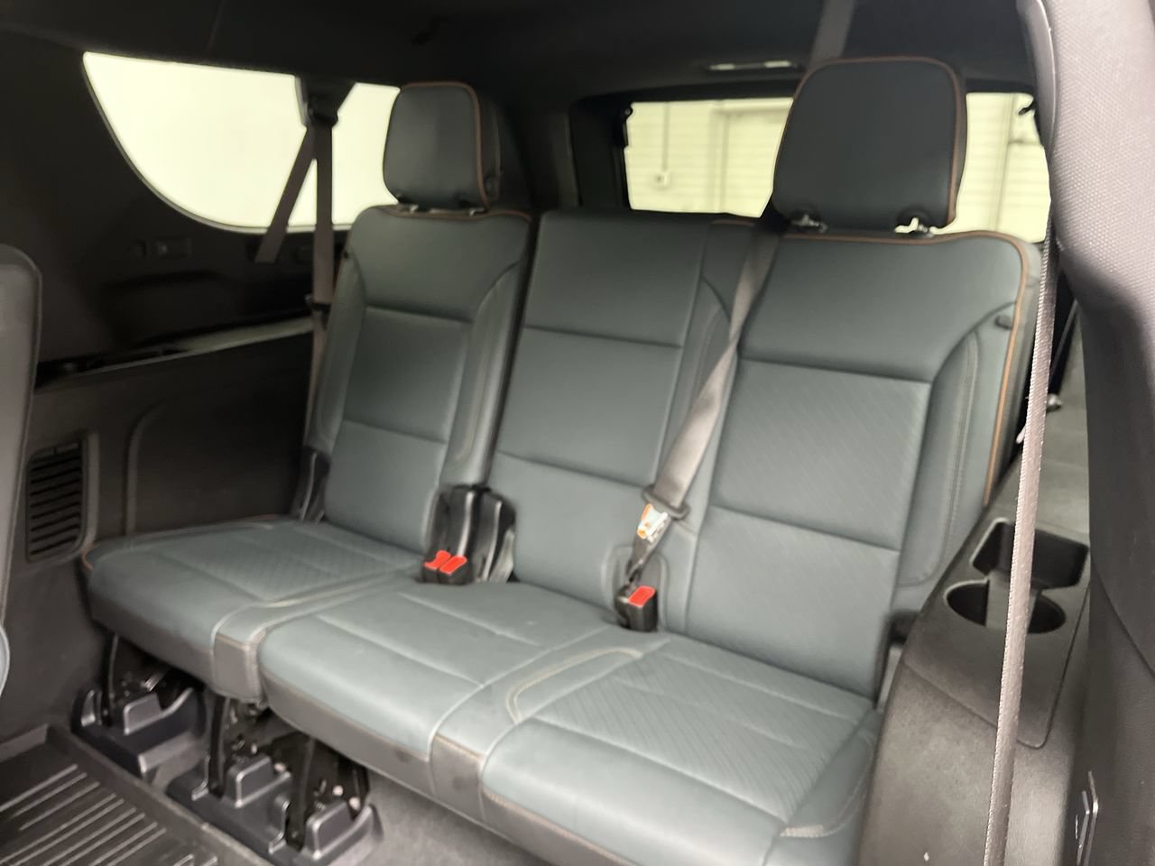 Certified 2025 GMC Yukon XL AT4 w/ AT4 Premium Package AWD/4WD image 15